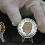 Uk, le prime immagini delle monete con il volto di re Carlo III – FOTOGALLERY