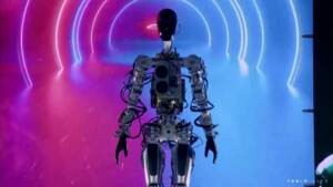 Elon Musk présente l’ambitieux robot humanoïde de Tesla