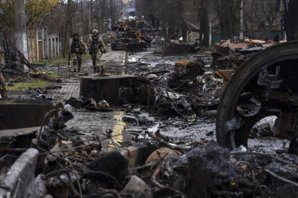 Ucraina, attacco russo su civili: 24 morti