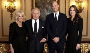 Royal family, nuova foto ufficiale con Re Carlo e la regine consorte