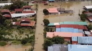 Thailandia, forti piogge e alluvioni: straripa il fiume Moon