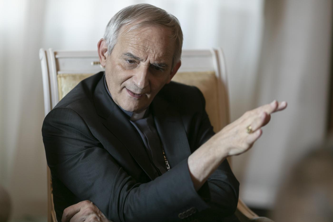 Benedetto XVI, anche Zuppi prega per Papa emerito
