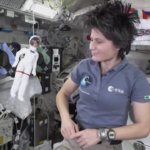 Cristoforetti, nello spazio con la Barbie Astrosamantha