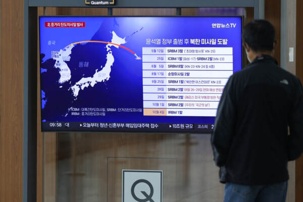 Corea del Nord, Kim lancia missile verso Giappone