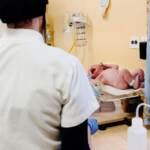 Trapani, neonato abbandonato ma vivo: si cerca madre