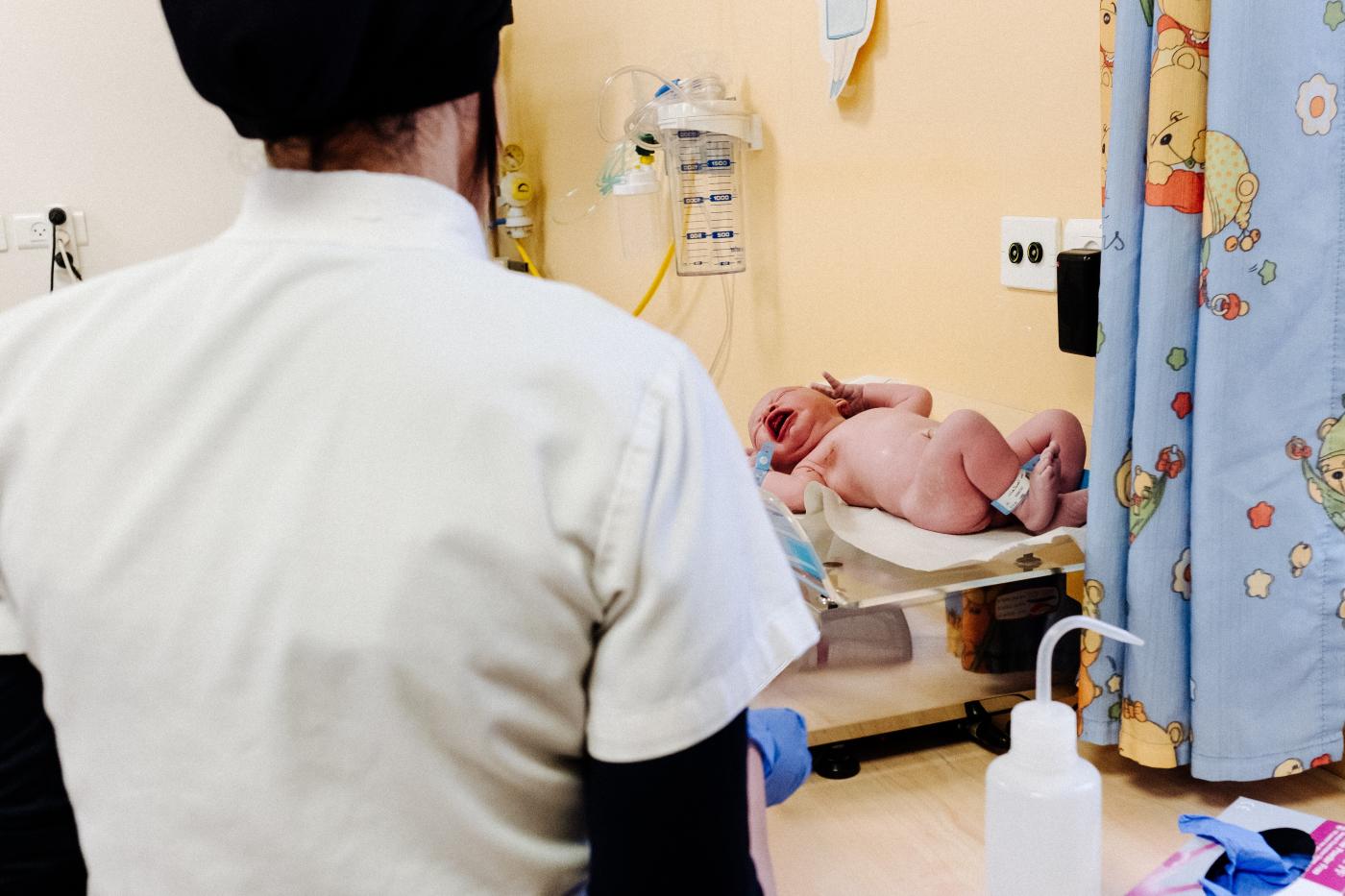 Trapani, neonato abbandonato ma vivo: si cerca madre
