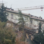 Torino, crolla ponteggio vicino a scuola: 3 operai feriti