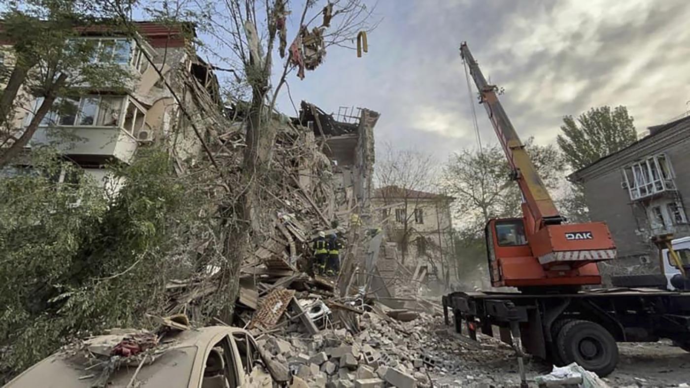 Zaporizhzhia, Aiea: “Bombe hanno danneggiato linea elettrica reattore” Zaporizhzhia, Aiea: “Bombe hanno danneggiato linea elettrica reattore”