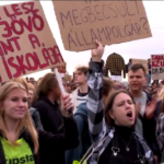 Ungheria, studenti protestano contro riforma istruzione