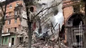 Ucraina, raid missilistico russo su Zaporizhzhia: un morto