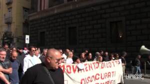 Bollette, proteste e blocchi stradali a Napoli