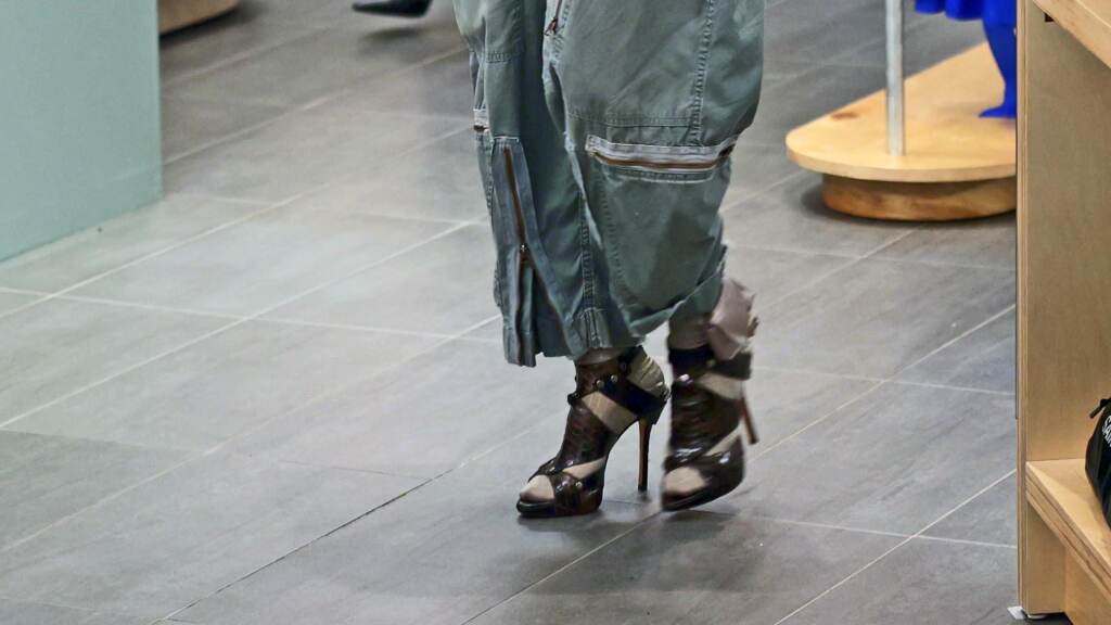 Galleria foto 'Tv, la clutch ‘Piccione’ di Sarah Jessica Parker fa impazzire i social' - foto 6