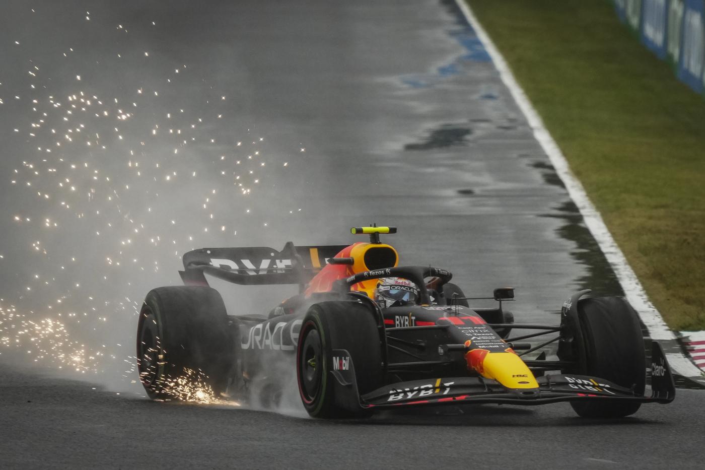 F1, pole position per Verstappen in Giappone