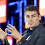 Calcio, Casillas fa coming out e poi chiarisce: “Account hackerato”