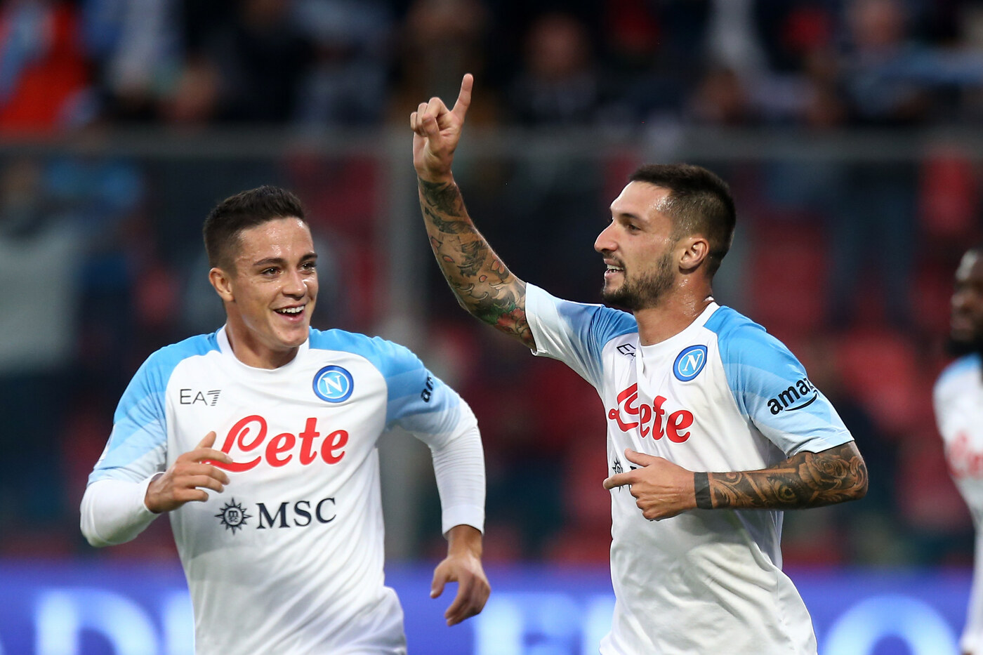 Serie A: Naples prend seul les commandes