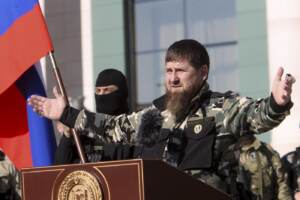 Russia, leader ceceno Ramzan Kadyrov parla alle truppe militari da Grozny
