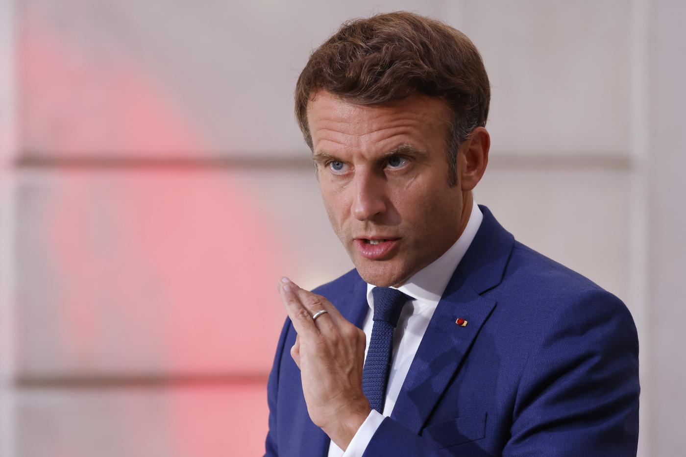 Ucraina, Macron: “Natura della guerra è cambiata”