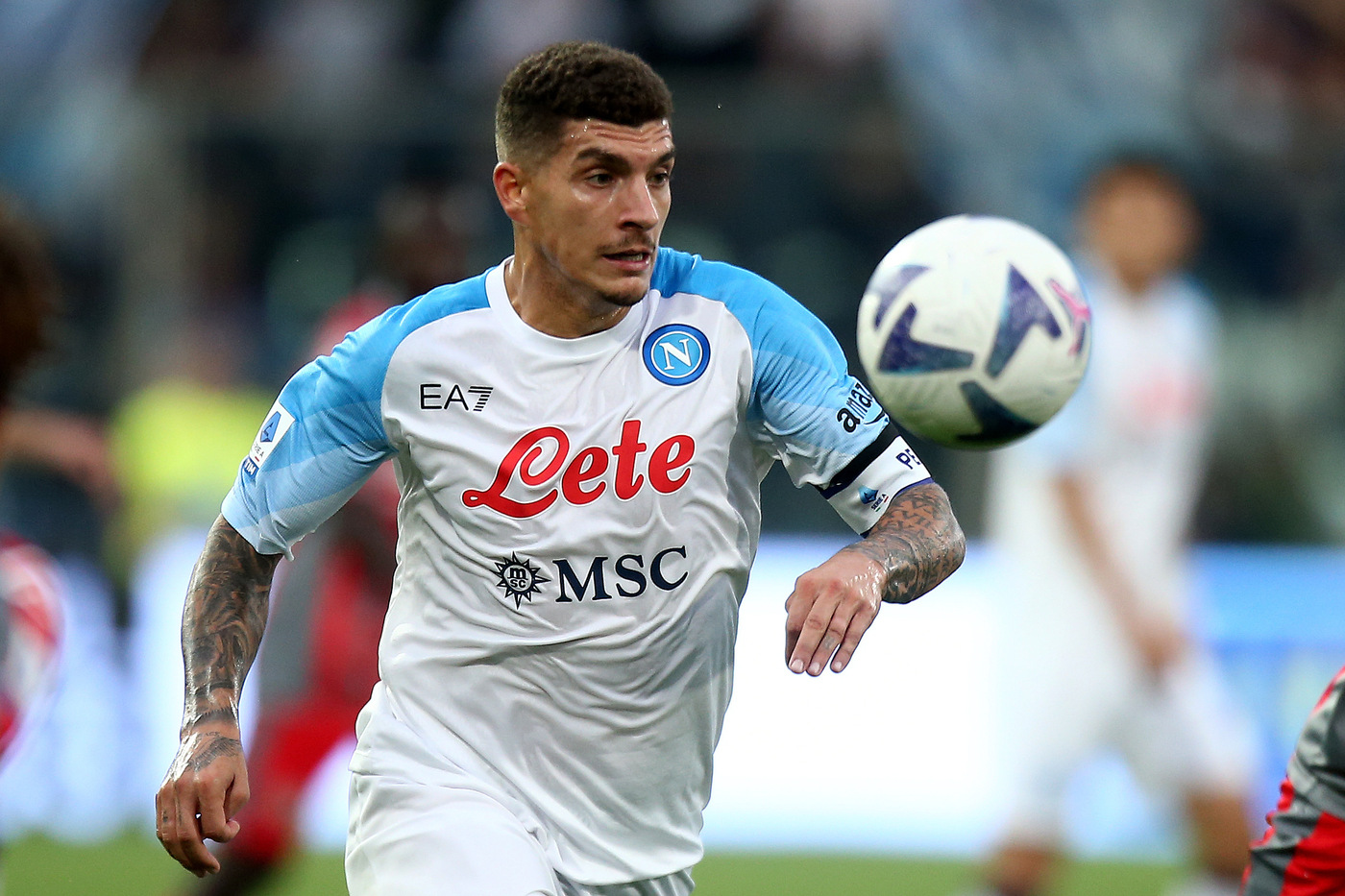 Serie A, Napoli da solo in vetta, la Roma vince all’Olimpico