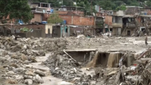 Venezuela, frana spazza via un intero villaggio: almeno 22 morti