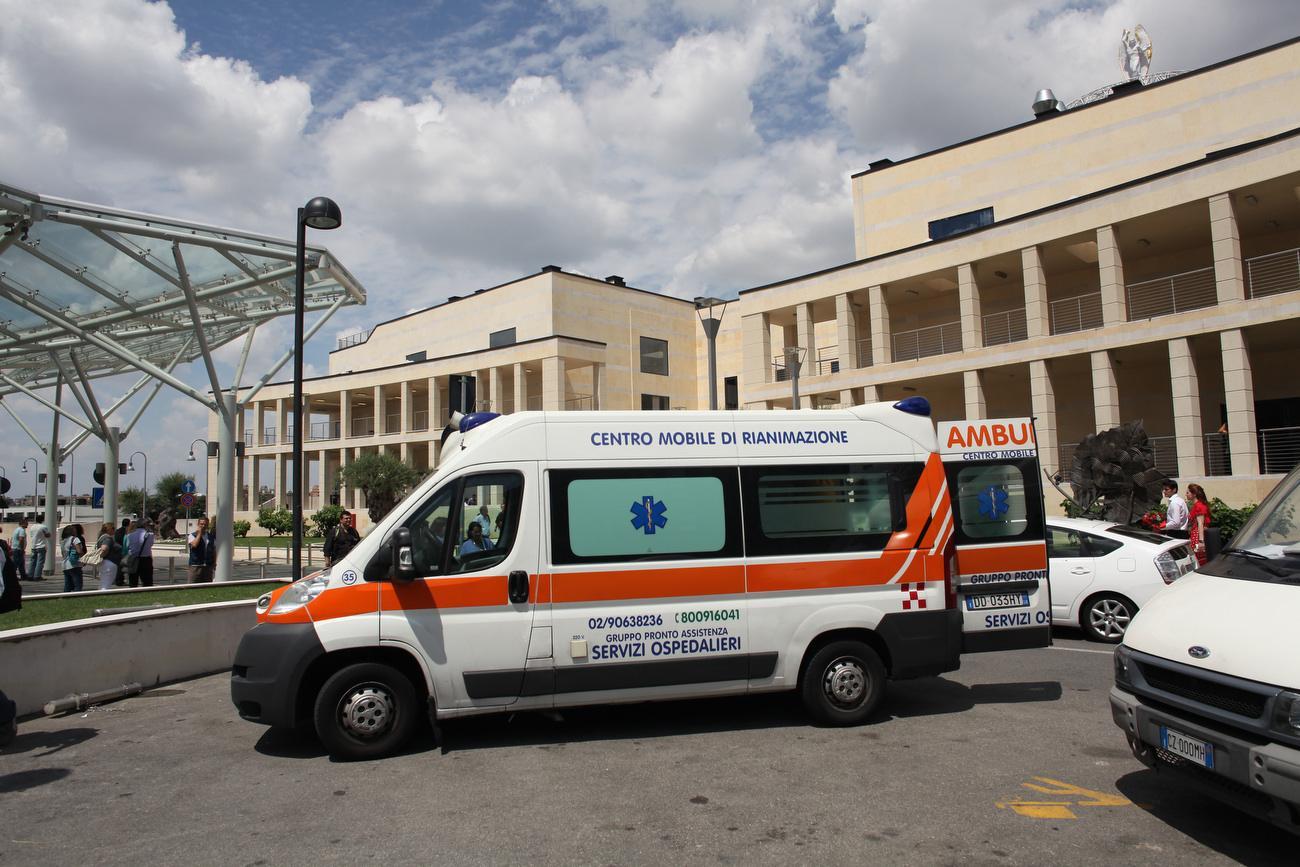 Catania, minicar si ribalta: muore 15enne Catania, minicar si ribalta: muore 15enne