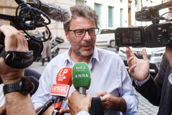 Matteo Salvini riunisce i parlamentari della Lega