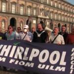 Whirlpool, a Napoli protesta degli ex operai sotto la Prefettura