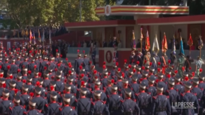 Spagna, la parata militare a Madrid per la festa nazionale