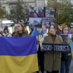 Ucraina, in centinaia a Praga per condannare i bombardamenti russi