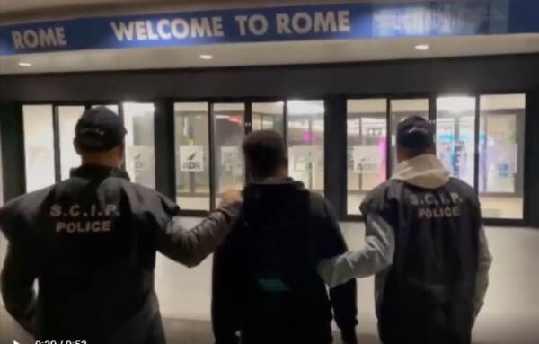 Migranti, boss trafficanti estradato in Italia