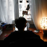 Adolescenti, pediatri: “Un tentativo di suicidio al giorno”