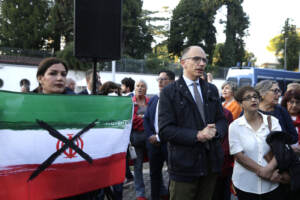 Roma, Manifestazione in solidarietà delle donne Iraniane davanti all’ambasciata dell’Iran