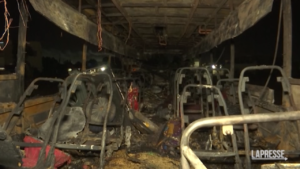 Pakistan, bus prende fuoco: 18 passeggeri morti