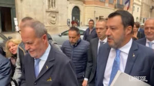 Governo, Salvini: “Passo di lato, la Lega fa gioco di squadra, vale per Senato ed esecutivo”