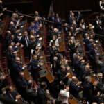 Eletto Fontana, opposizione non applaude