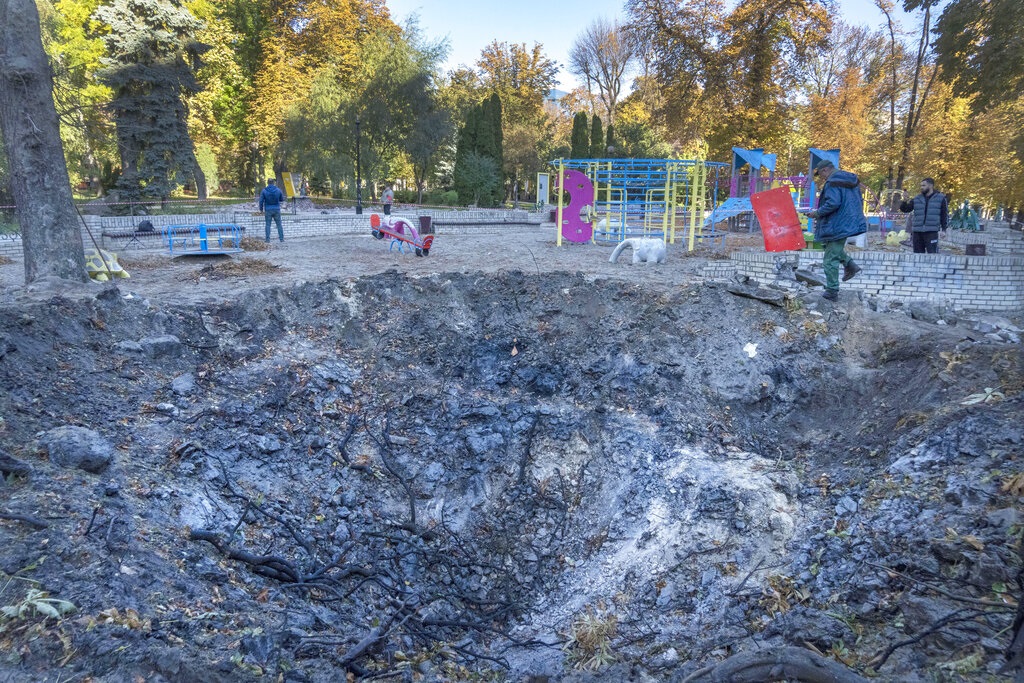Ucraina, missili su Kiev: danni a rete elettrica
