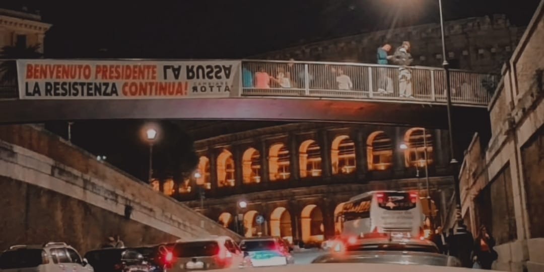 La Russa, striscione contro presidente Senato al Colosseo La Russa, striscione contro presidente Senato al Colosseo
