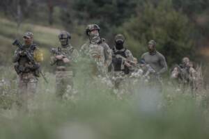 Guerra Ucraina, addestramento di soldati volontario fuori Kiev