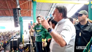 Brasile, Bolsonaro fa campagna nel nordest per recuperare su Lula