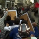 Perù, in centinaia manifestano contro Pedro Castillo