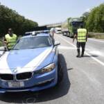 Arzachena, auto esce di strada e si ribalta: morto 52enne