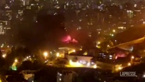 Incendio e spari nel carcere di Teheran, 8 feriti