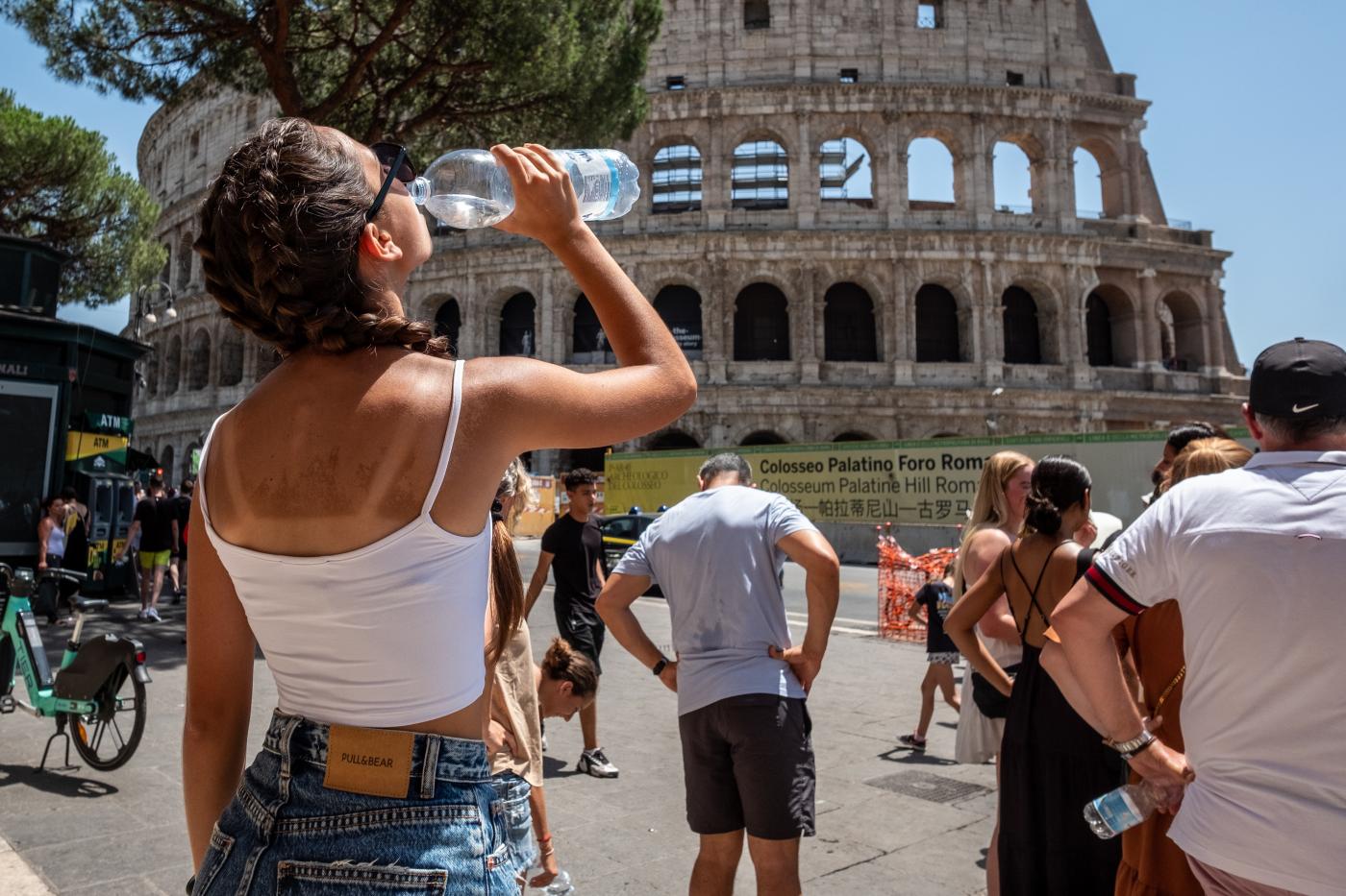 Caldo, da Bologna a Roma bollino rosso in 10 città