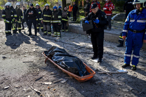 Ucraina, droni kamikaze su Kiev: morti e feriti