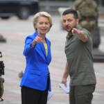 Ucraina, mezza Kiev ancora senza luce