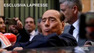Berlusconi: “Chiesti tre ministeri in più Meloni mi ha riso in faccia”