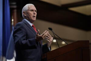Pence urges Ukraine support as GOP hopefuls split on US aid