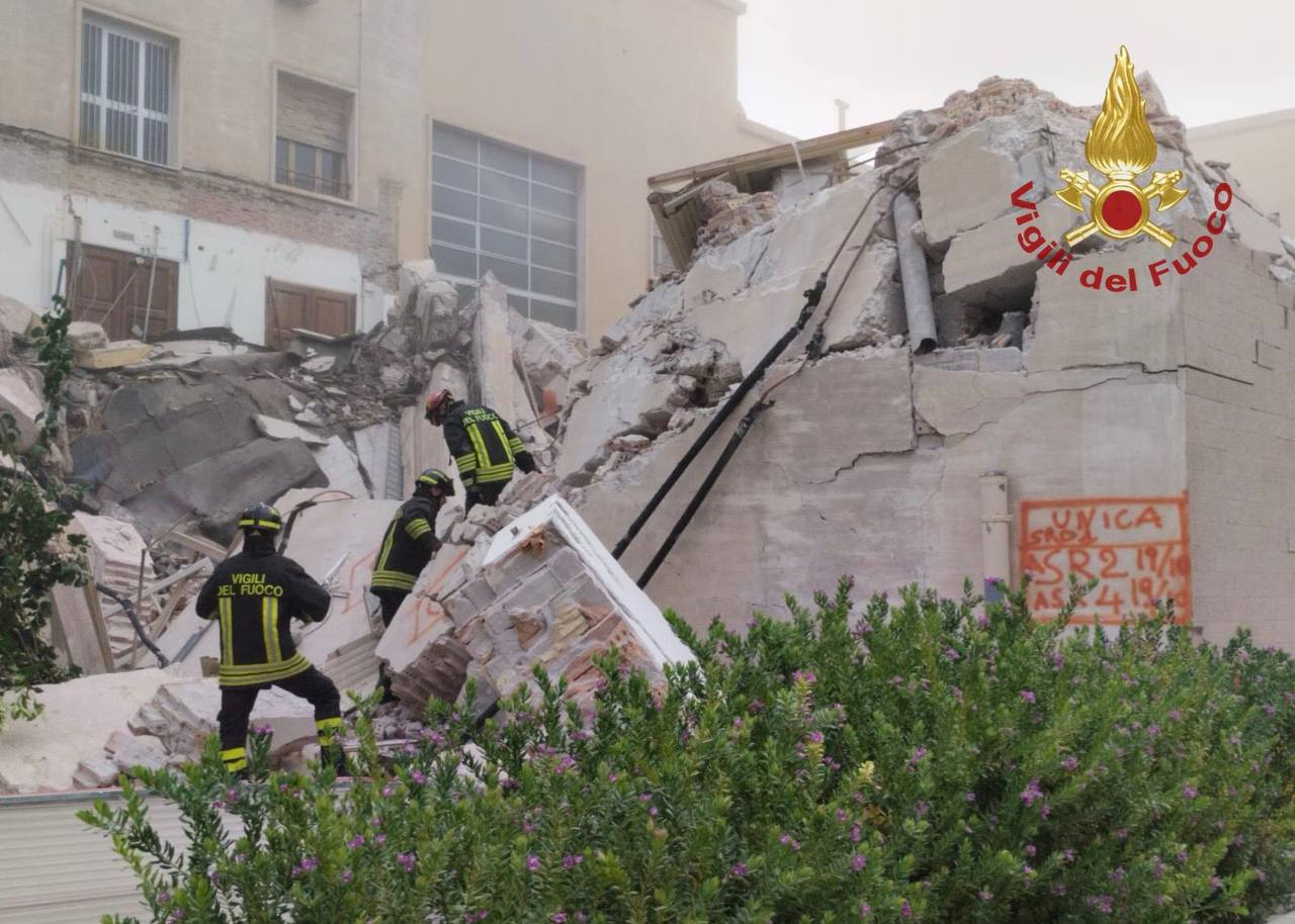 Cagliari, crolla aula magna Università: nessun ferito