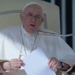 Ucraina, Papa: “Lì accadono brutte cose con morti, torture e distruzione”