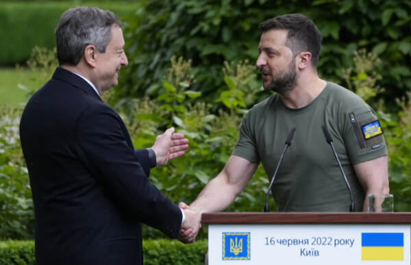 Ucraina, Zelensky: “Chiedo anche a Italia sistemi difesa aerea”