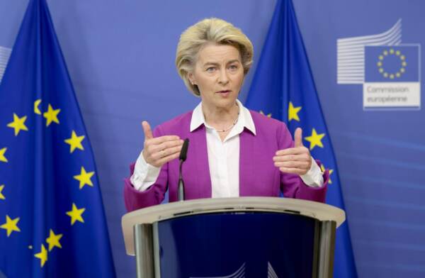 Ucraina, von der Leyen: “Russia può compiere atti drammatici”